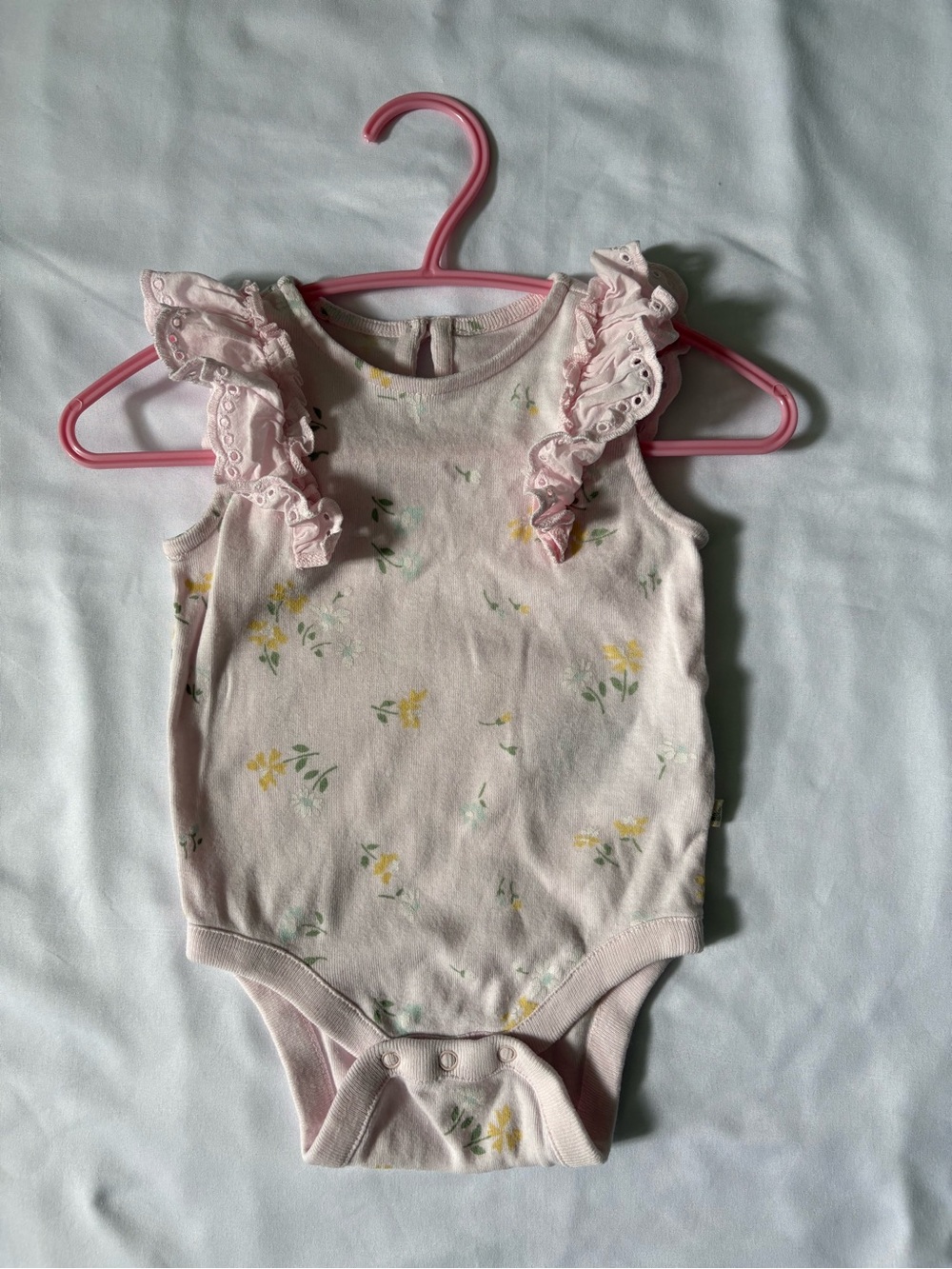 🌸 Baby girl Pink Floral Ruffle-Shoulder One-Piece Bodysuit | GAP